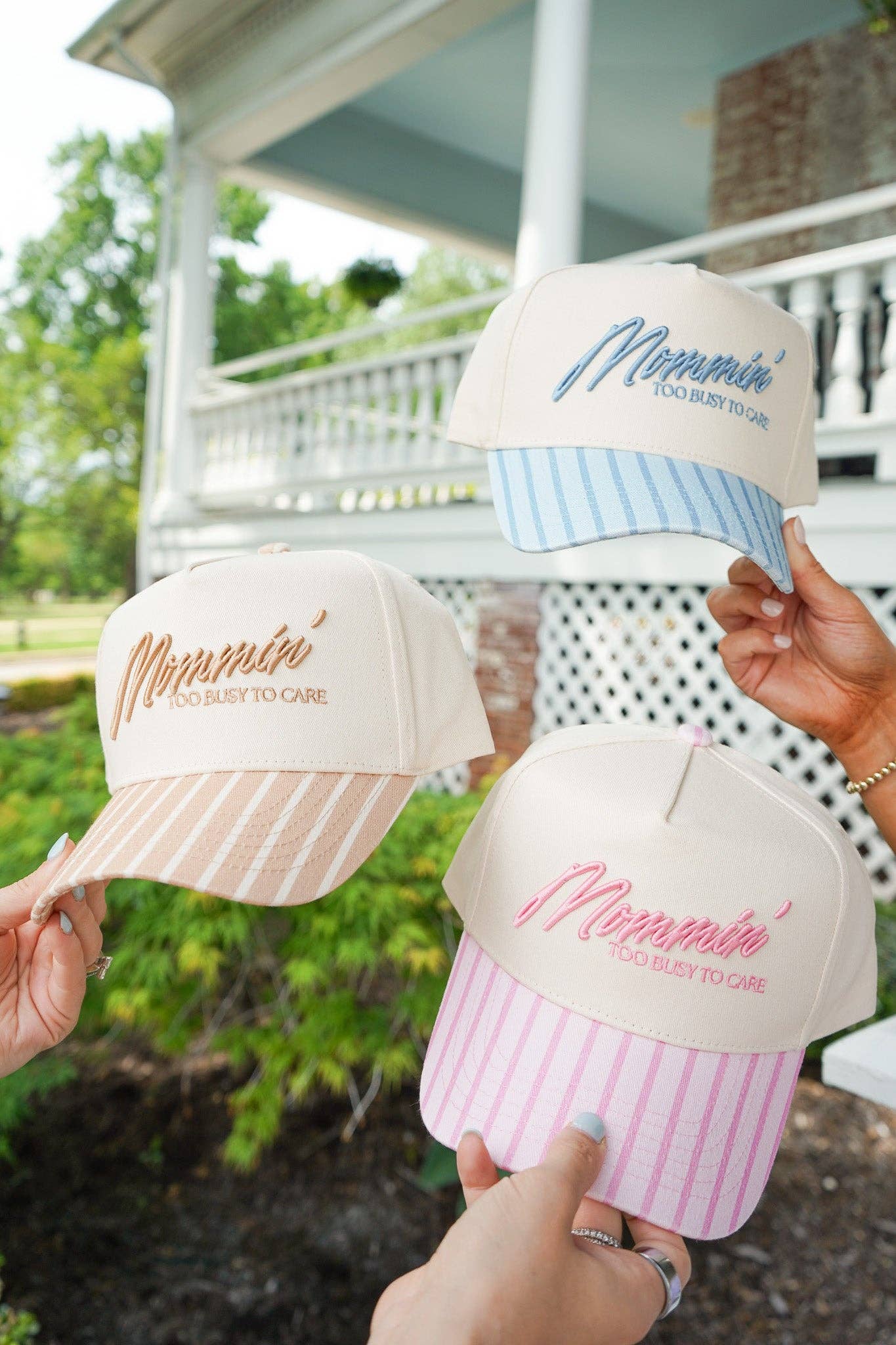 Mommin' - Striped Vintage Trucker Hat