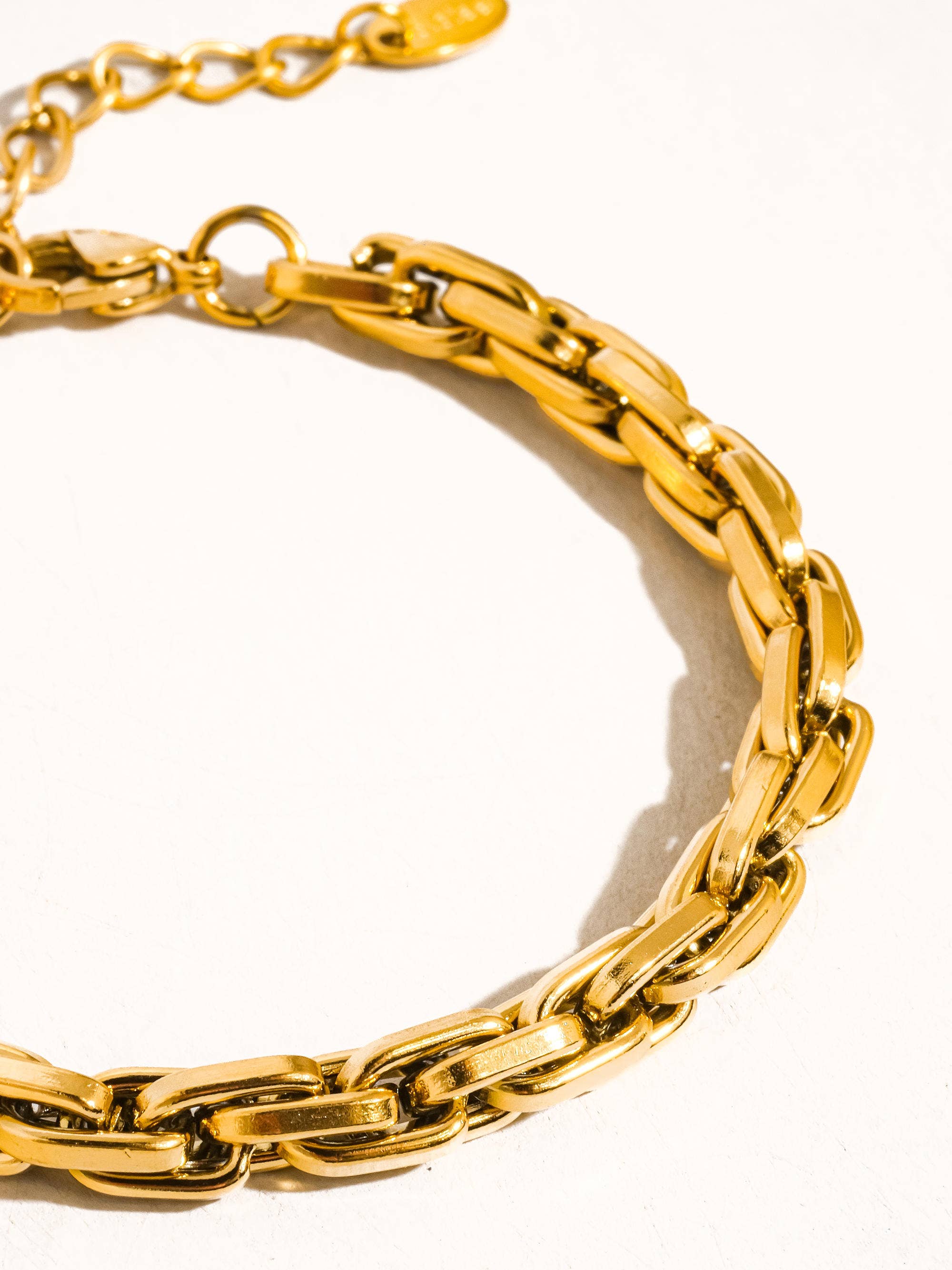 18K Gold Non-Tarnish Thin Bracelet