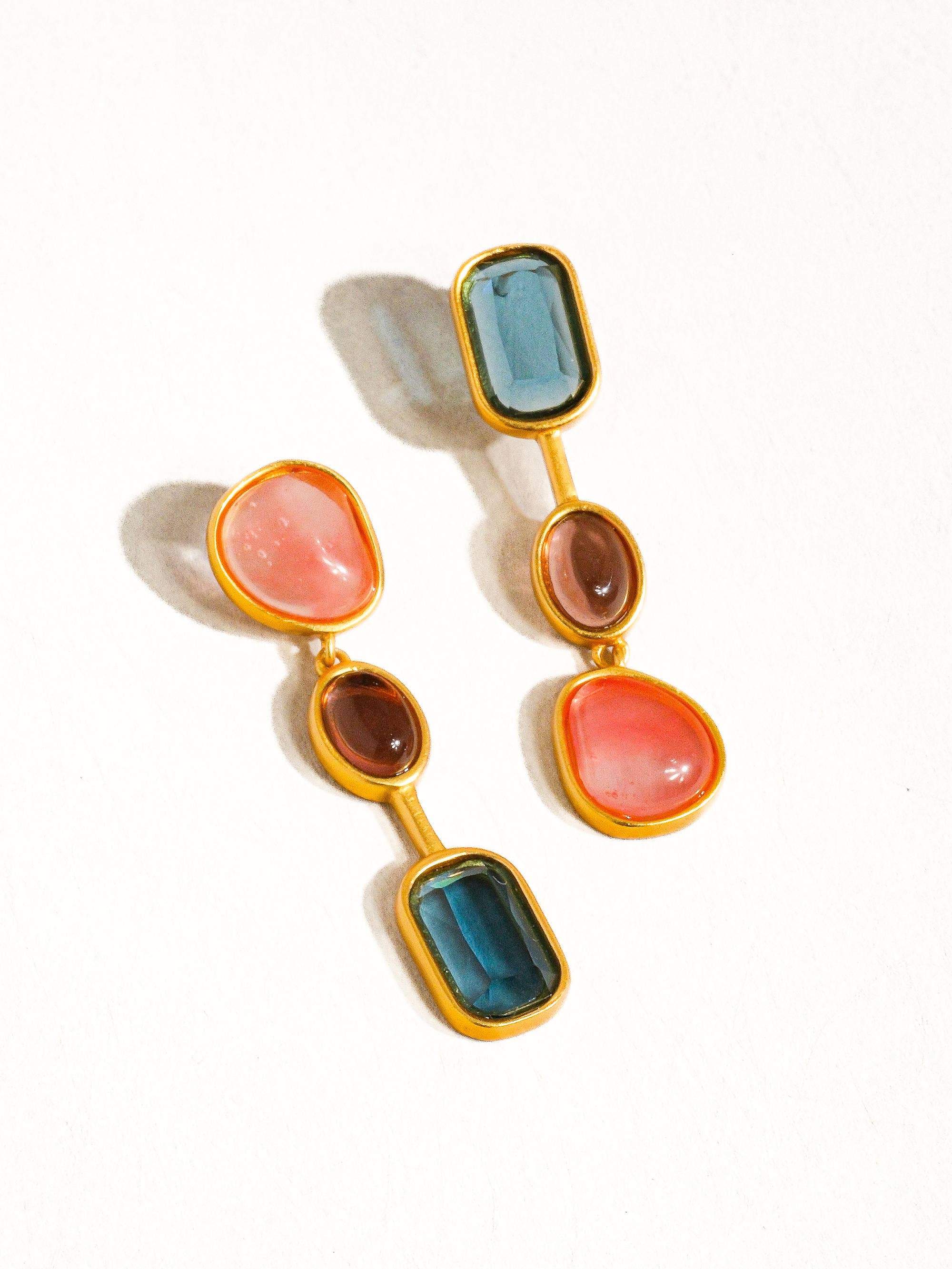 18K Gold Vintage Earring
