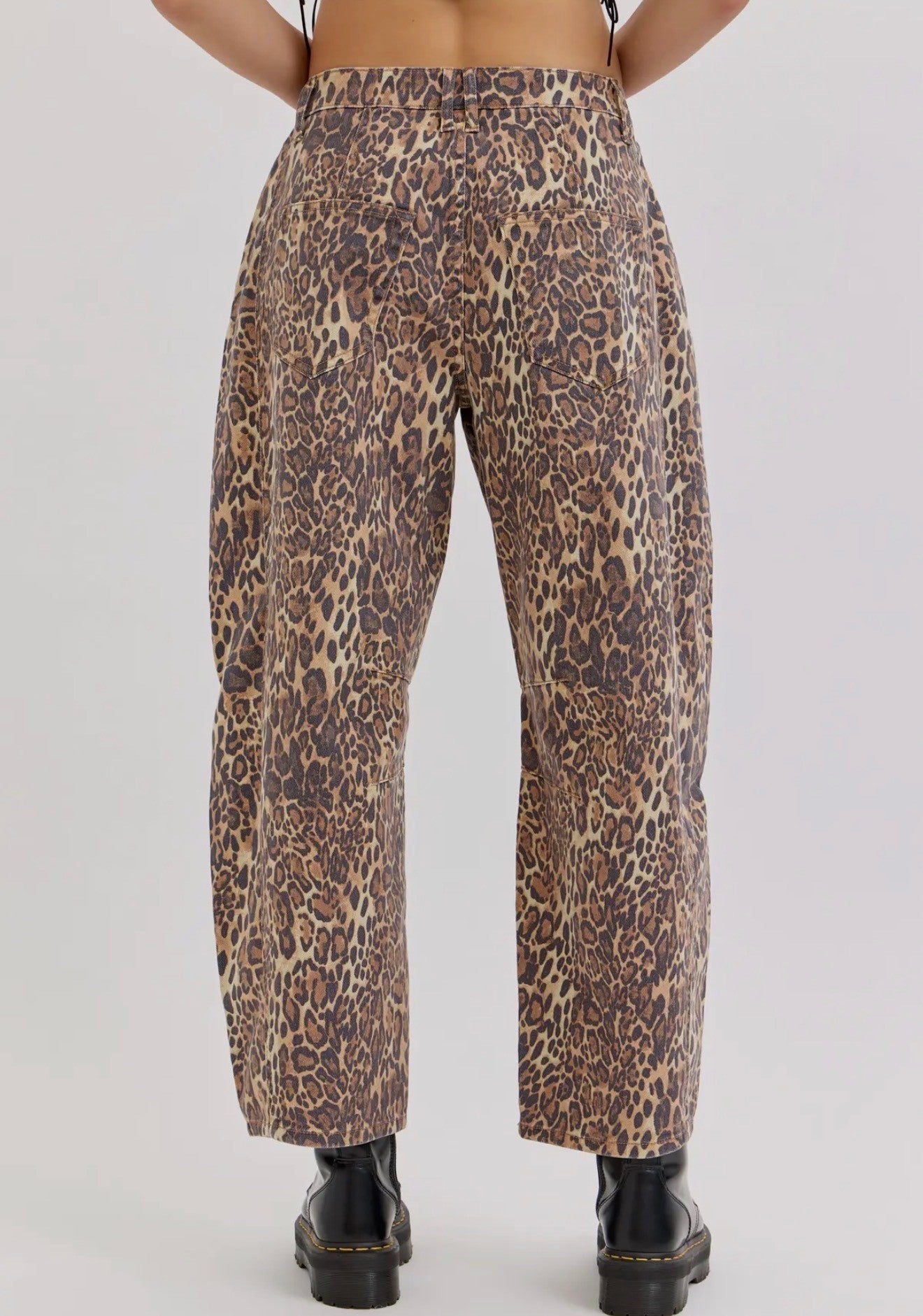 Barrel Leg Leopard Jean