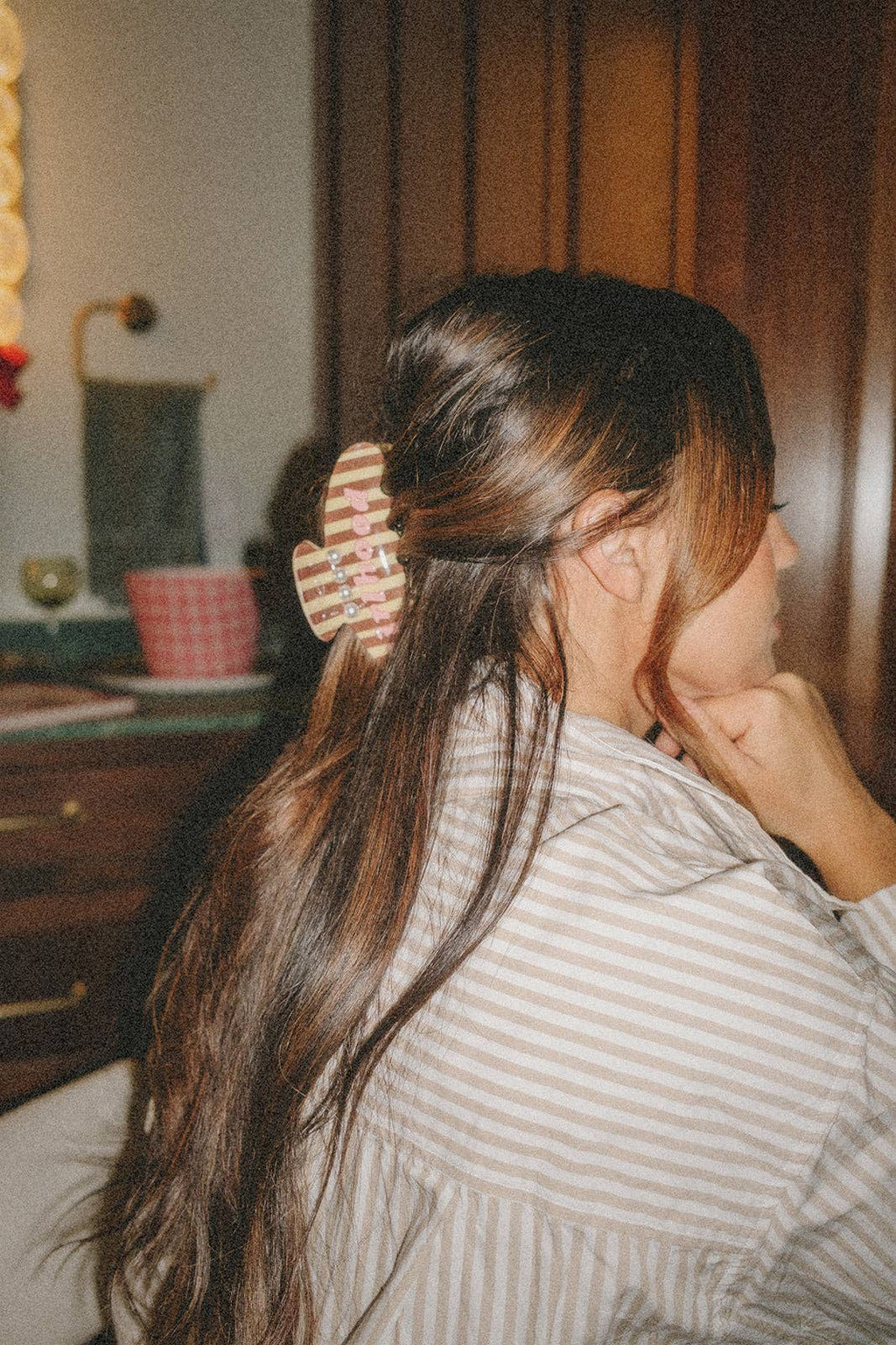 GIRLHOOD OVERSIZED CLAWS