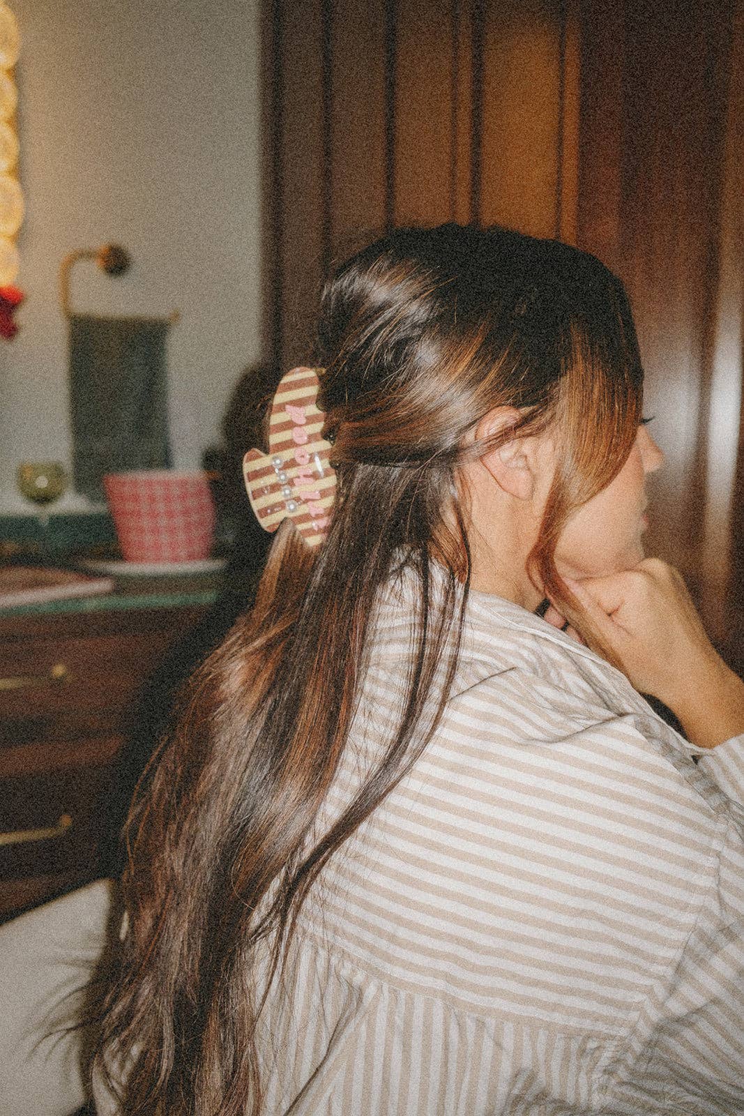 GIRLHOOD OVERSIZED CLAWS