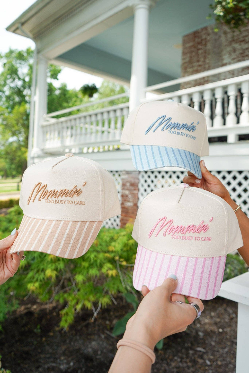 Mommin' - Striped Vintage Trucker Hat