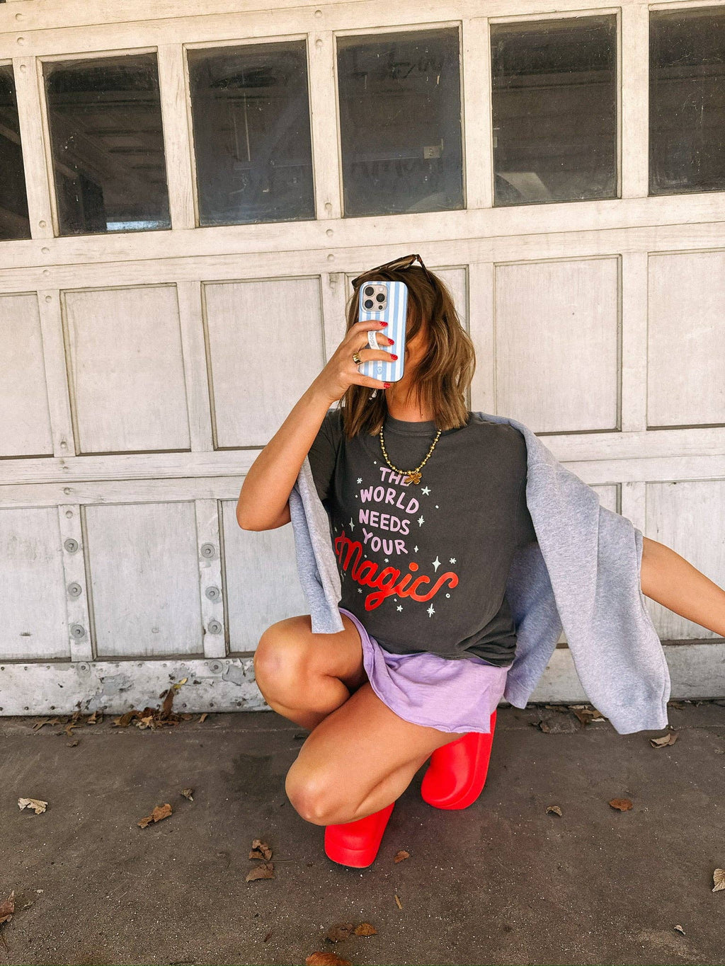 The world needs your magic graphic tee - charcoal