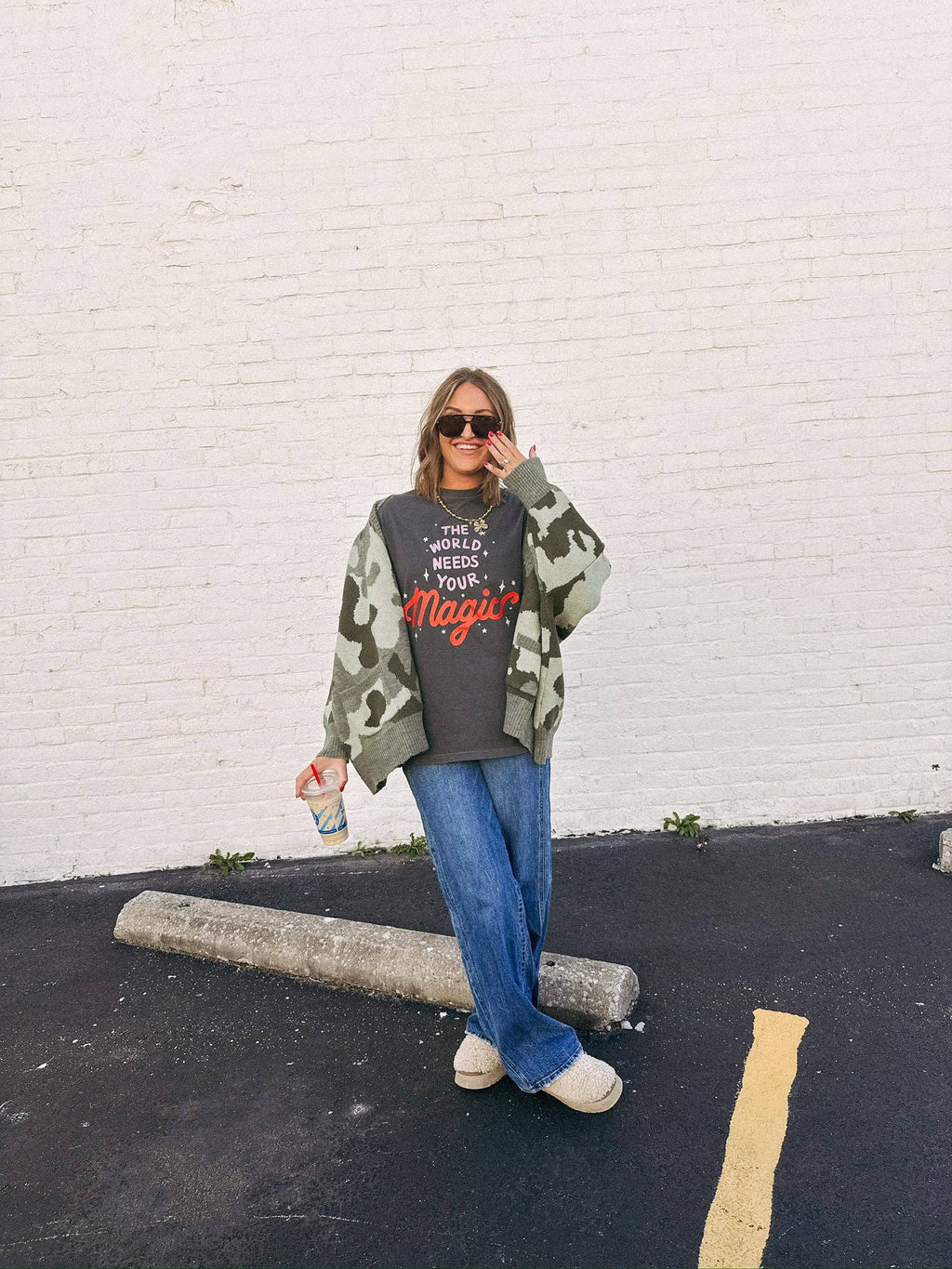 The world needs your magic graphic tee - charcoal